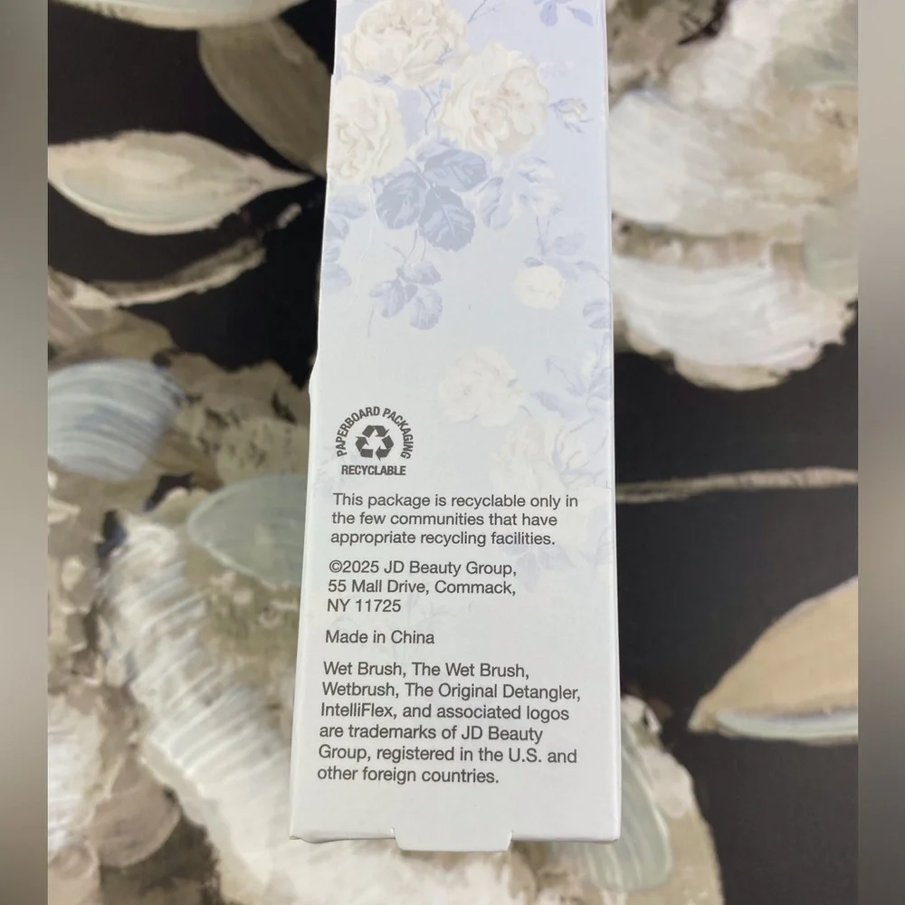 NIB LoveShackFancy X Wet Brush Original Detangler in Everblooming Rosettes.